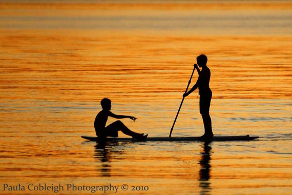 Silhouette_paddle_surf_boys_by_la_vita_a_bella-d2xo1j6